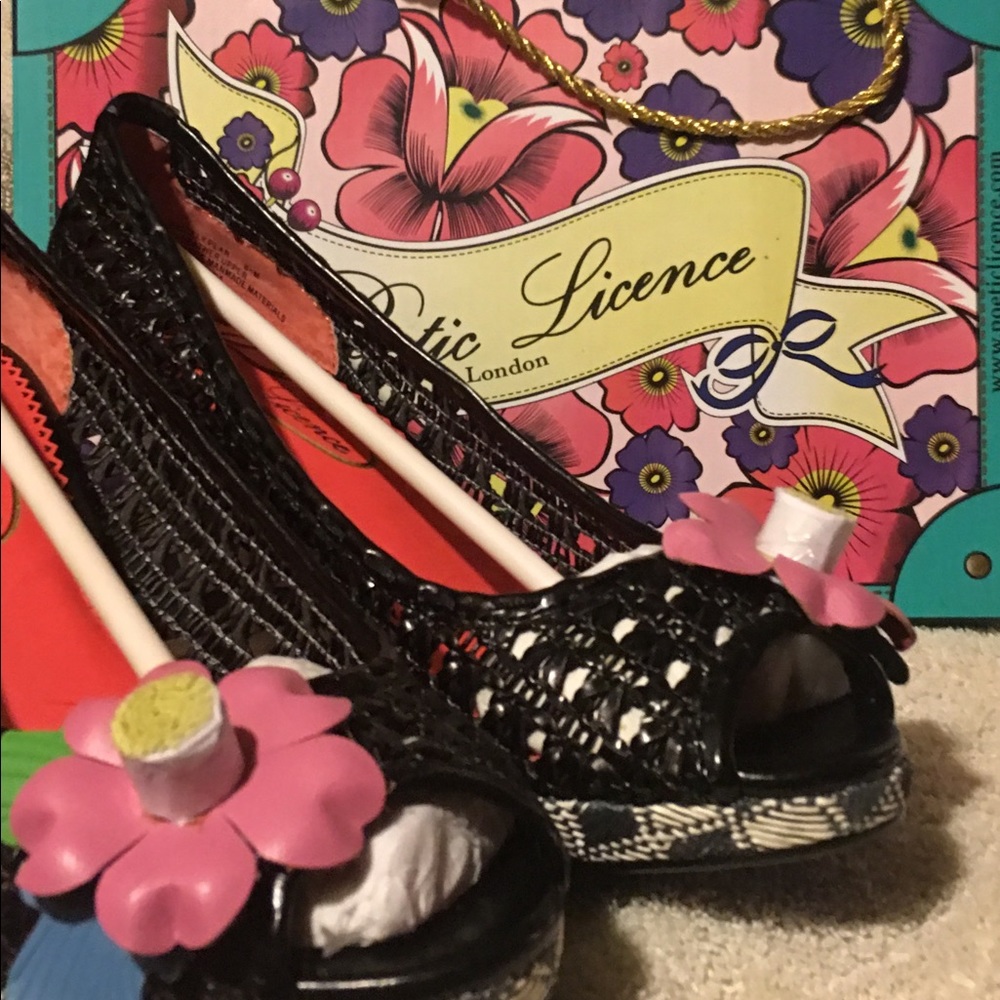 Poetic Licence Prickly Pear Black Pumps
